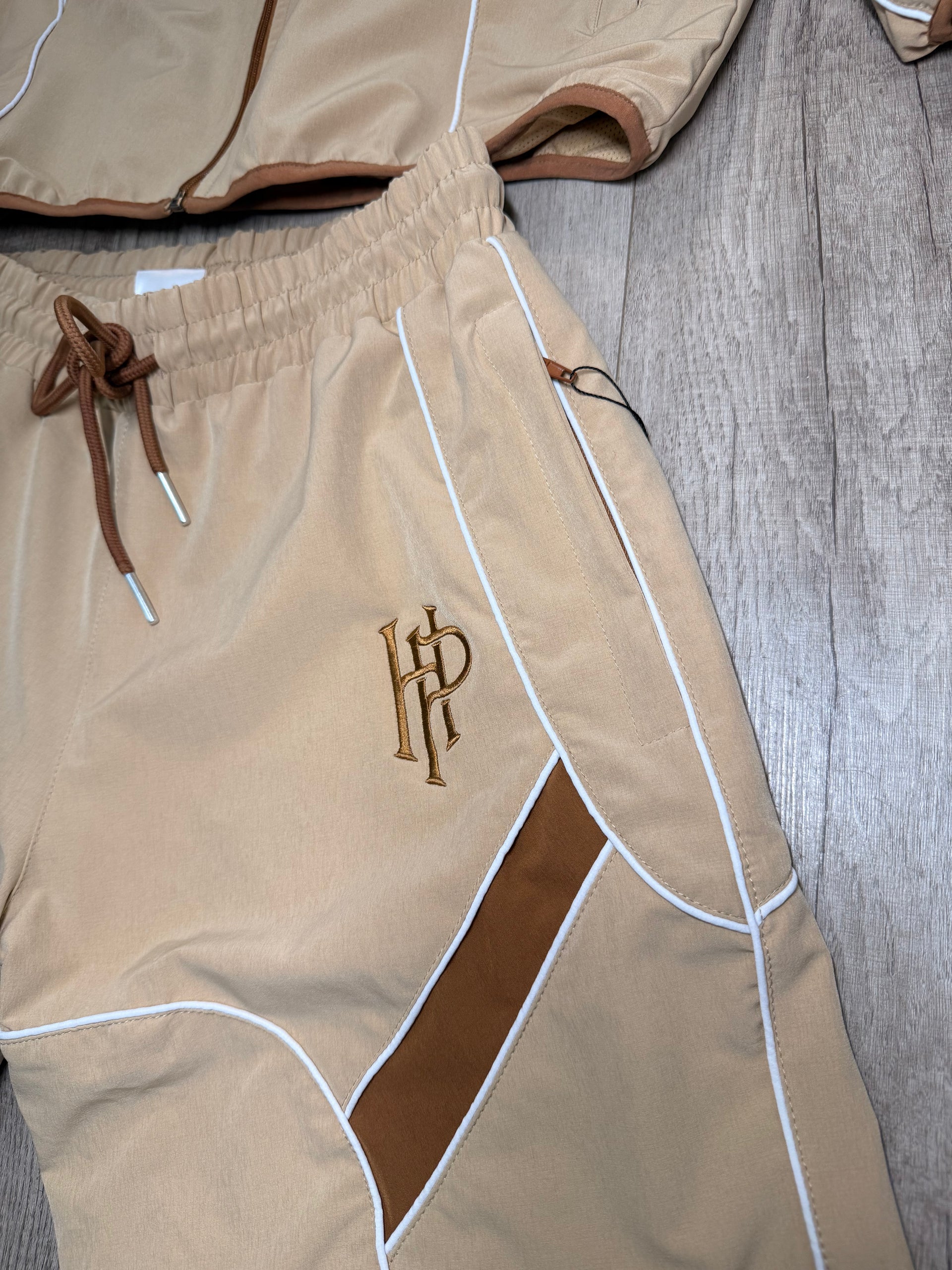 Signature Tracksuit Shorts (Beige/Brown)